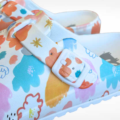Socas de enfermagem com padrão floral colorido em tons pastel, leves e respiráveis, ideais para médicas, enfermeiros e profissionais de saúde que valorizam conforto e estilo no dia a dia.